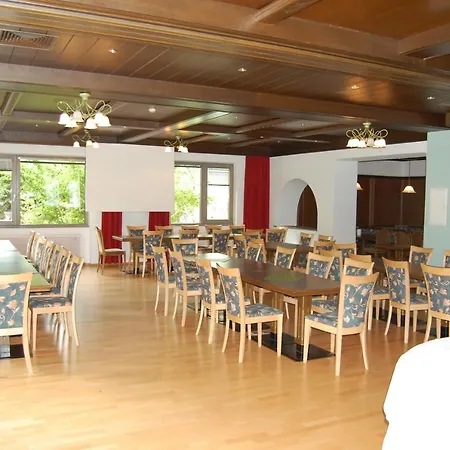 Отель Aktiv Эцталь-Банхоф